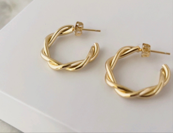 Trendy Minimalist Fashion Gold Plated Earrings for Women - Subtle Elegance & Versatile for everyday use