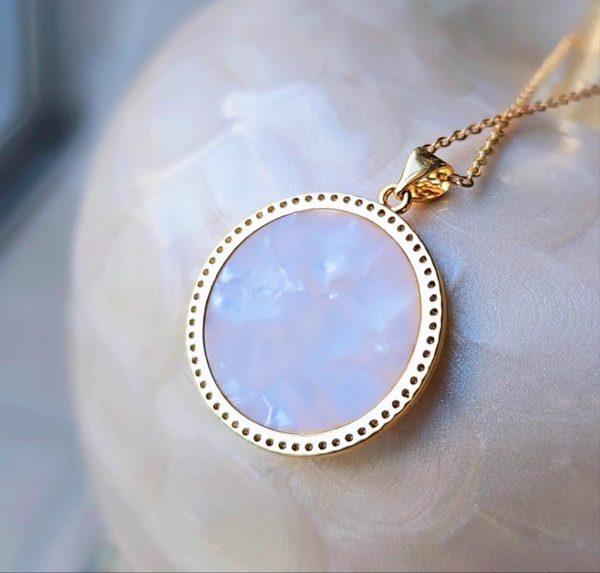 Luxury 21k Gold Plated Classic Arabic Calligraphy Pendant Necklace with CZ and Natural White Shell