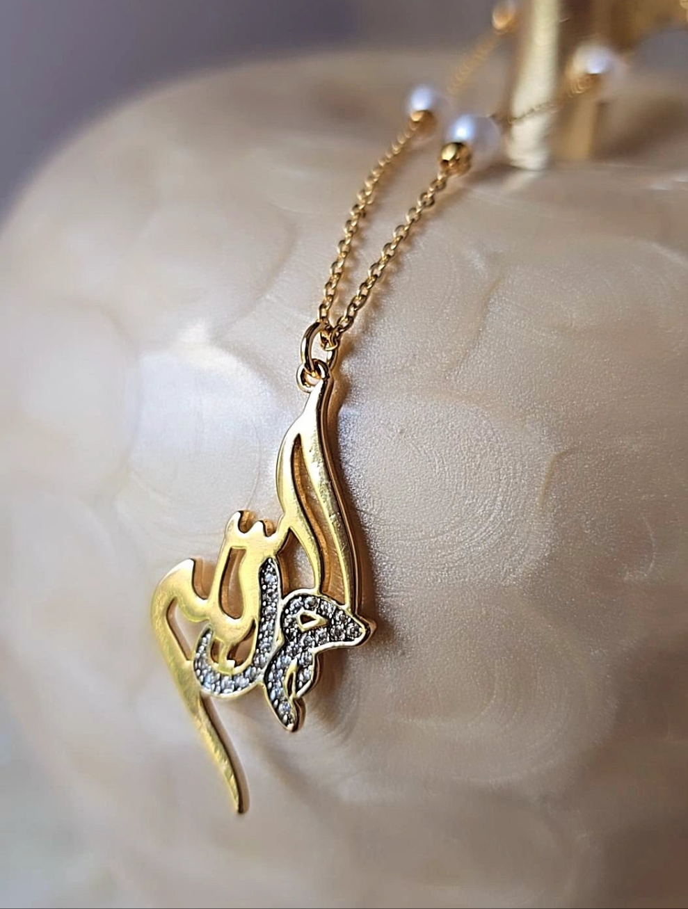 Luxury 21K Gold Plated Stainless Steel Pendant Non Tarnish Hollow Charm Arabic Calligraphy with CZ and pearls Necklace for Women