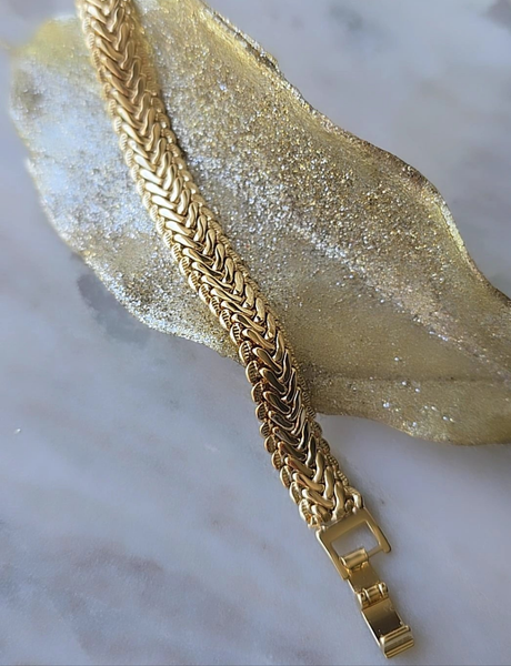 Trendy Gold-Plated Snake Bracelet Unisex Tarnish-Free Lightweight Hypoallergenic Elegant Wrap Design for Everyday Wear