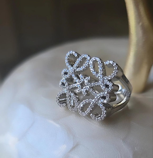 Luxury 18K Gold Plated Vantage  Ring in Silver