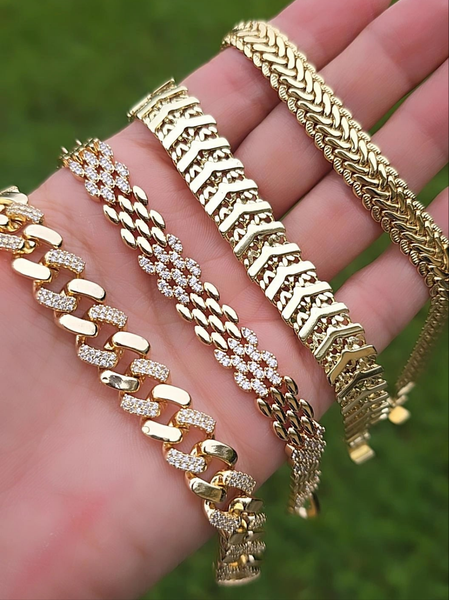 Gold Plated Prong Bracelet with CZ Stones Tarnish-Free Hypoallergenic Sparkling Detail Everyday Wear Fashion Accessory