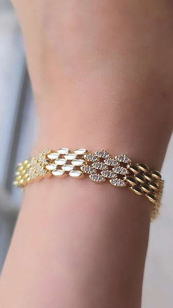 Trendy Gold-Plated Snake Bracelet Unisex Tarnish-Free Lightweight Hypoallergenic Elegant Wrap Design for Everyday Wear