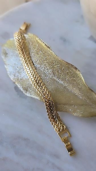 Trendy Gold-Plated Snake Bracelet Unisex Tarnish-Free Lightweight Hypoallergenic Elegant Wrap Design for Everyday Wear