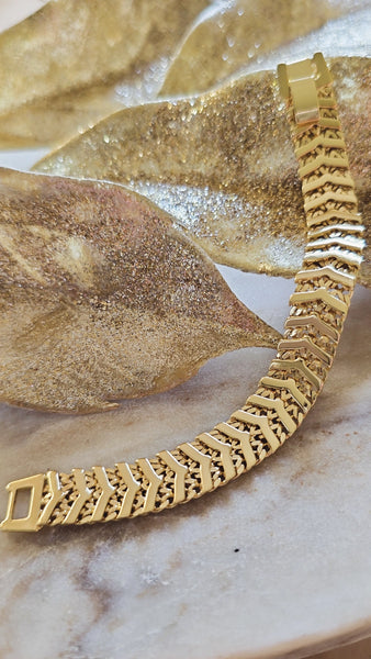 Gold Plated Prong Bracelet with CZ Stones Tarnish-Free Hypoallergenic Sparkling Detail Everyday Wear Fashion Accessory